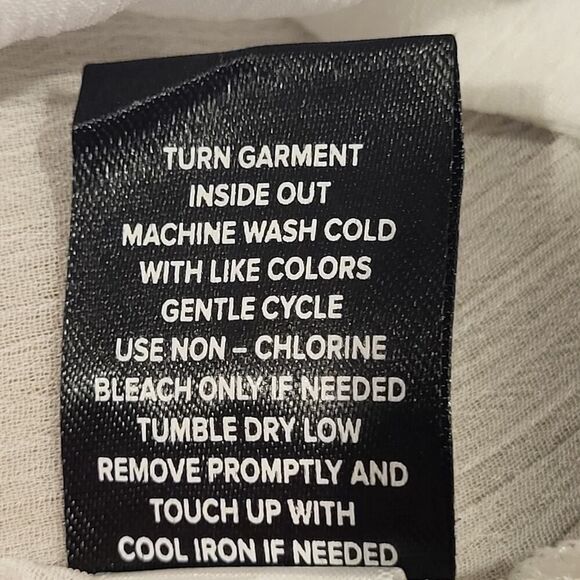 Torrid Large White Sheer to Semi-Sheer Short Sleeved Blouse Embroidered flowers - Picture 15 of 15